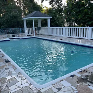 https://beautiful-home-with-swimming-pool.hotelsnegriljamaica.com